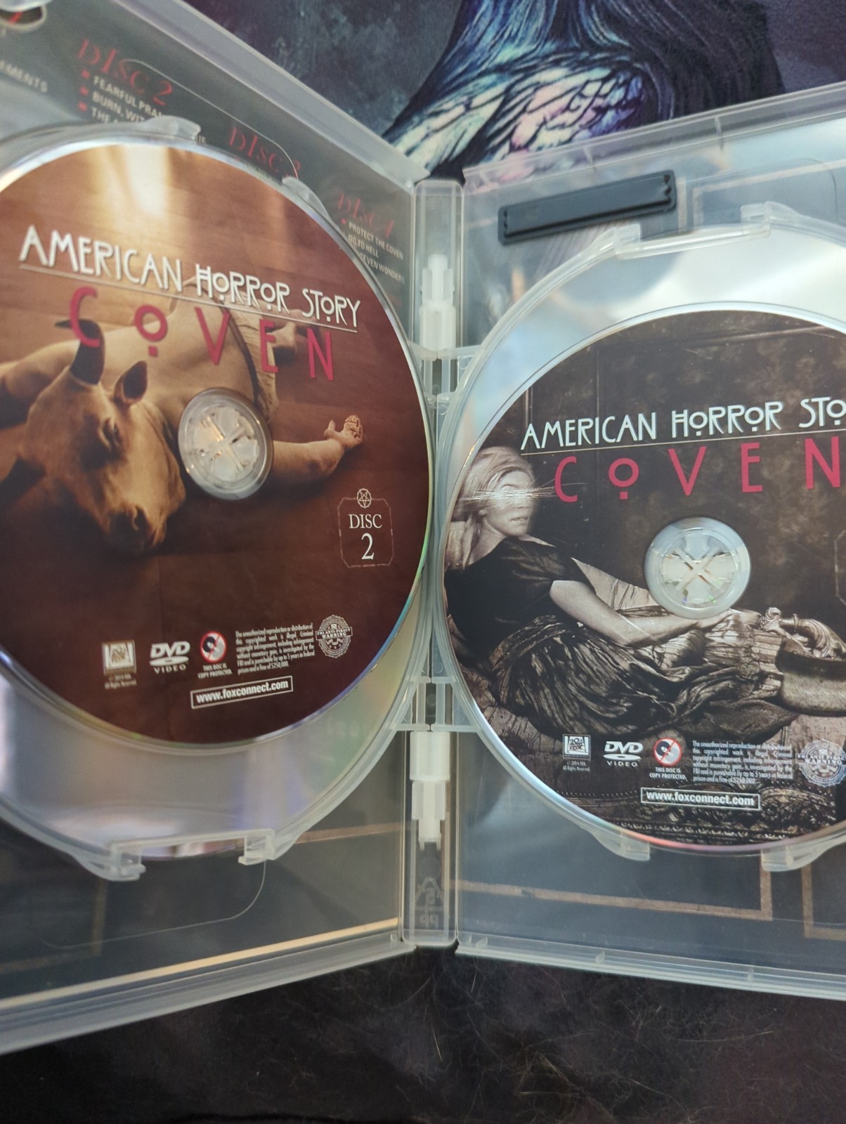 American Horror Story Coven Complete Third Season (DVD 4 DISC + BONUS DISC)