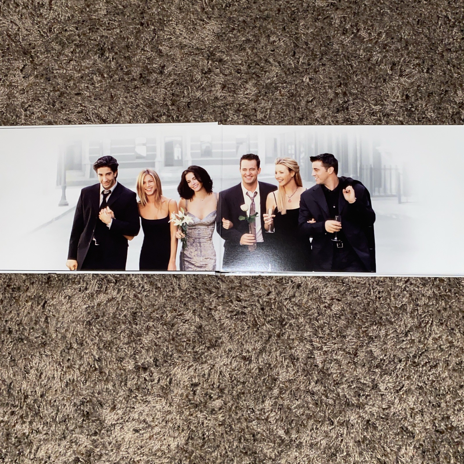 Friends-The Complete Series On Blu-Ray. Very Good Condition. Book Included.