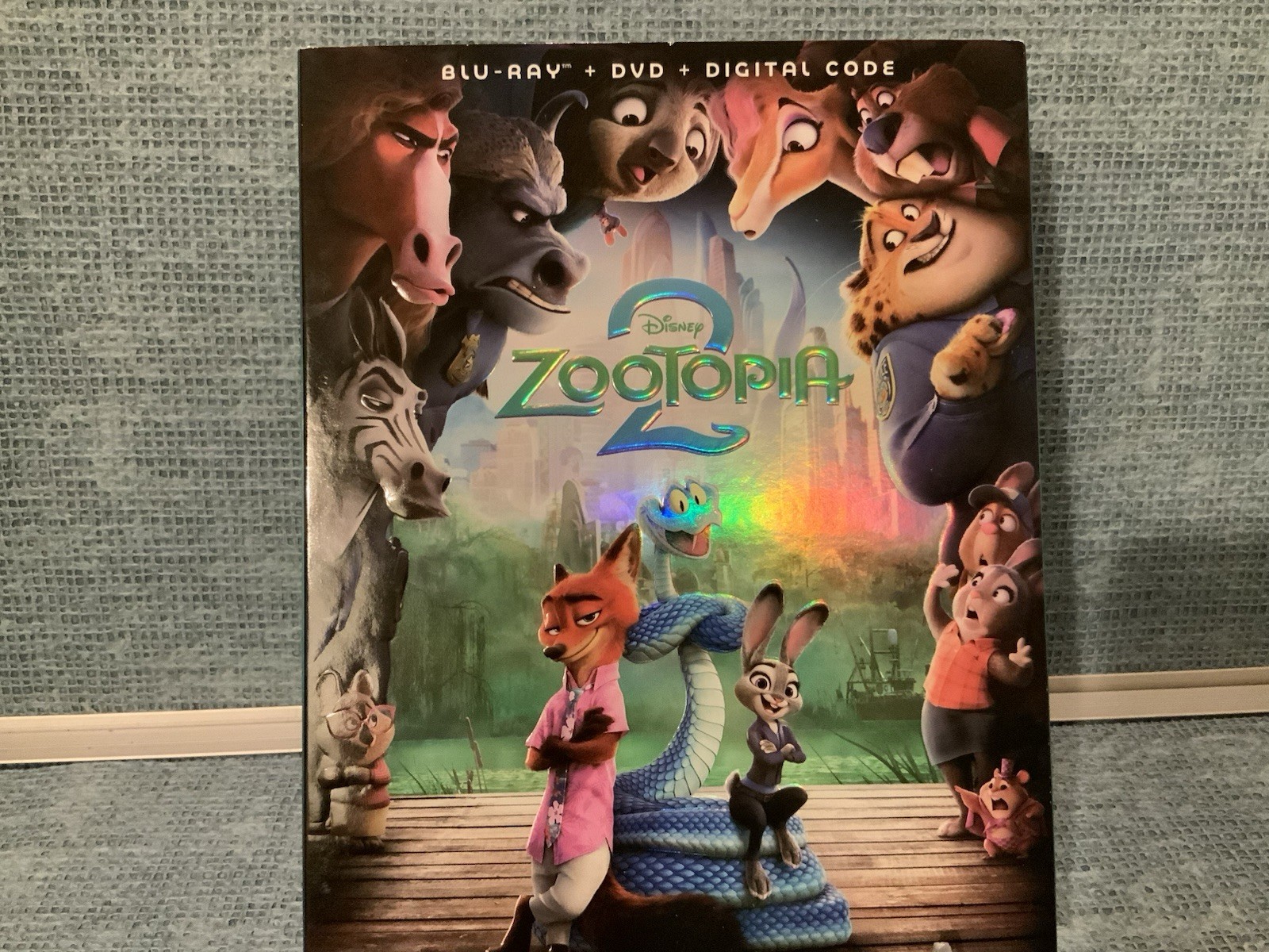 ZOOTOPIA 2, BLU RAY, DVD, DIGITAL CODE, FACTORY SEALED W/slipcase