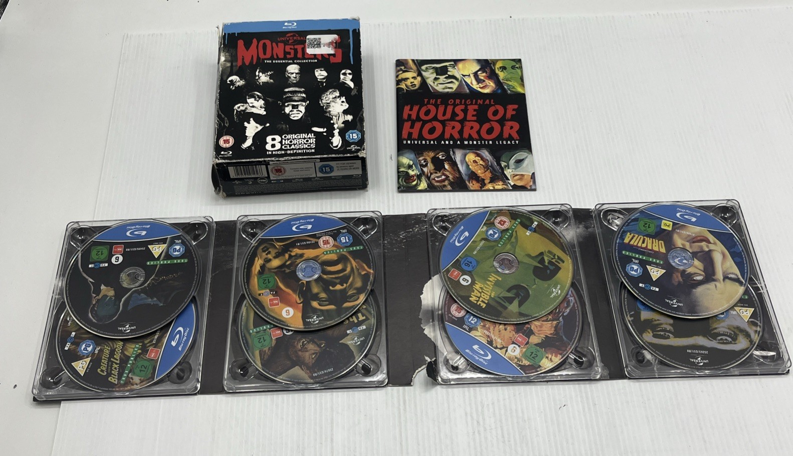 Universal Monsters BLU-RAY 8 Classics Disc Box Set Essential Collection. {107}.