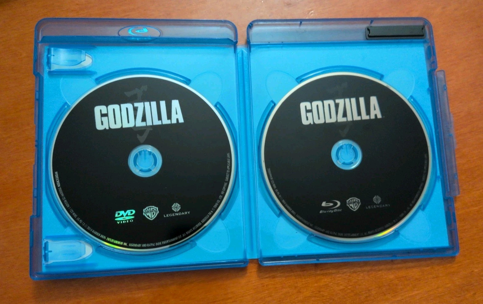 Godzilla Blu-ray Ken Watanabe Bryan Cranston Elizabeth Olsen Gareth Edwards