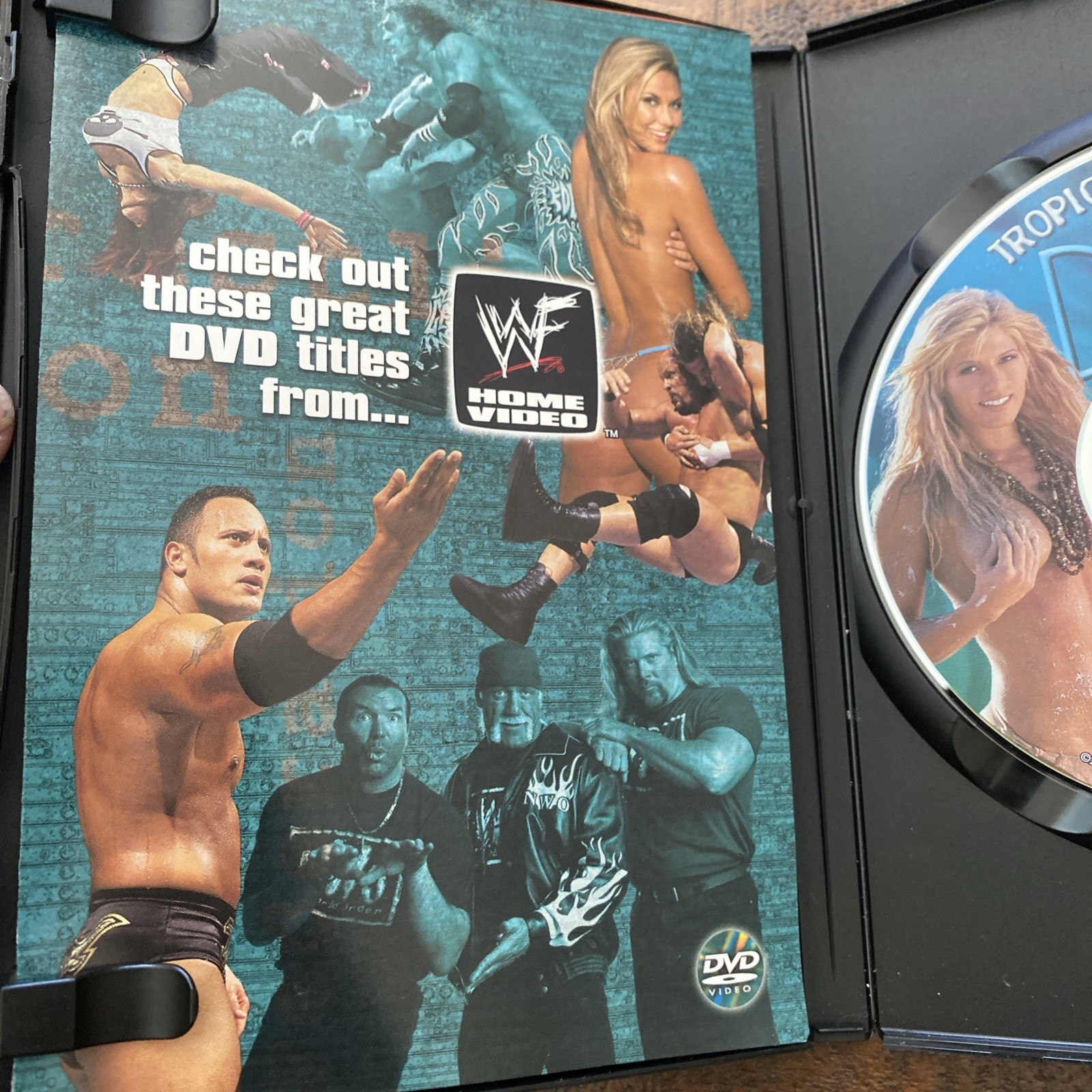 2 WWF DVDs – Divas South Of The Border 2004 + Tropical Pleasure Divas 2002