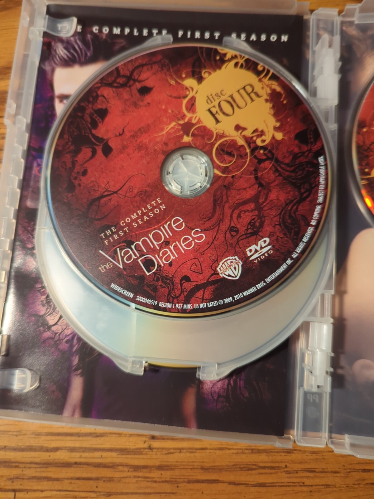 The Vampire Diaries: Complete First Season 1 2009, DVD 5-disc set W Slipcover
