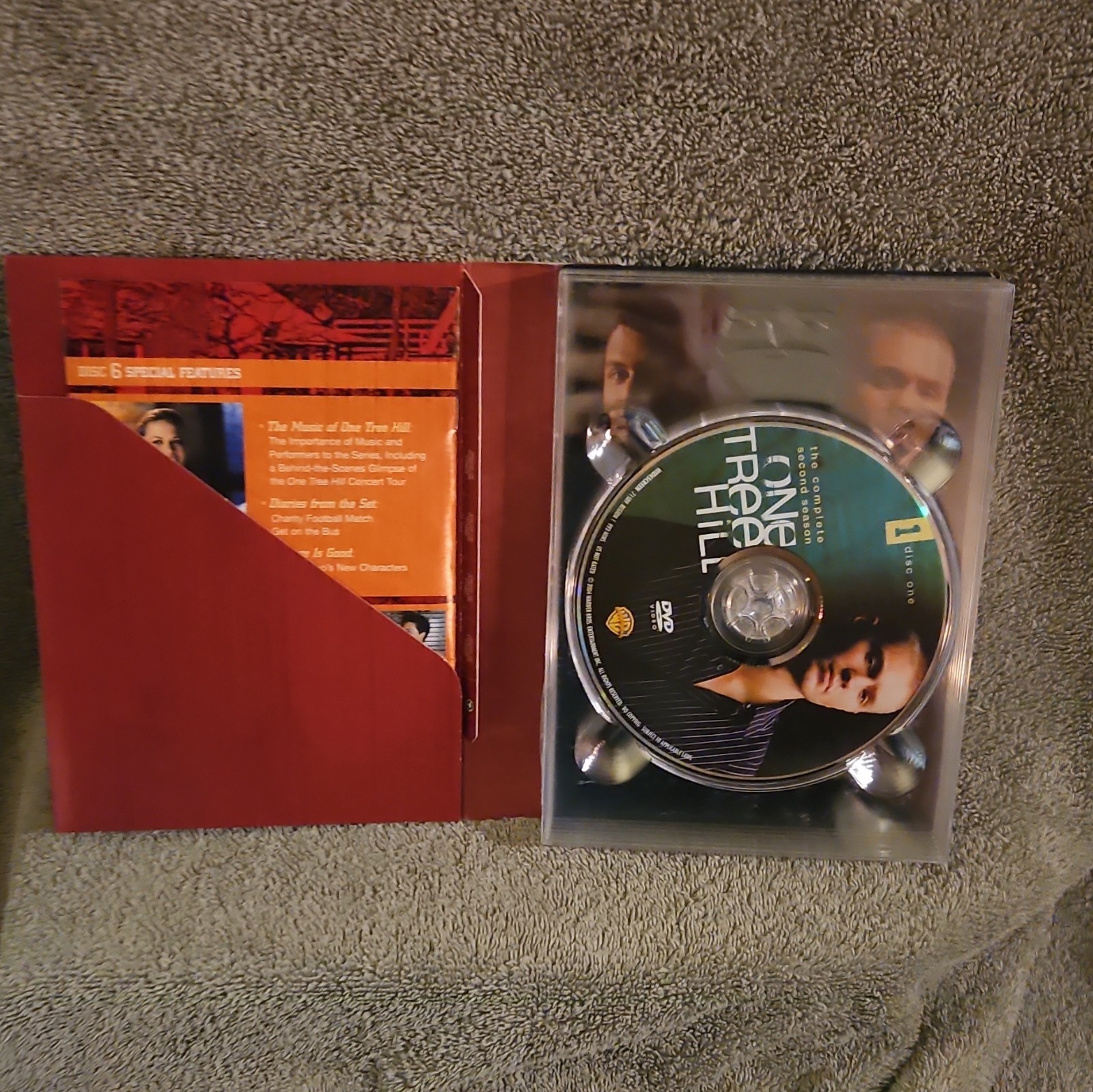 Warner One Tree Hill Complete Second Season DVD 6-Disc Box Set Deleted Scenes
