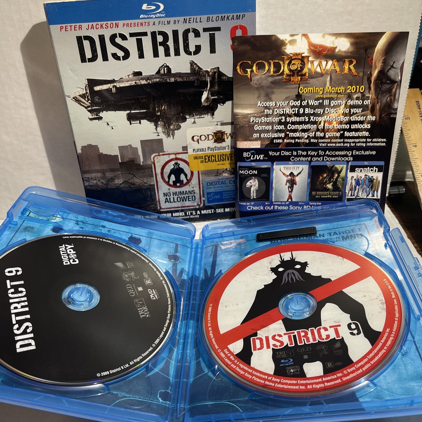 Captain Phillips & District 9 Blu-ray Movies (Used) See Pics